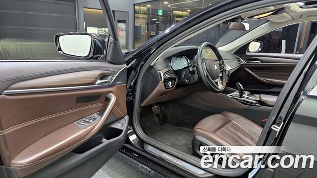 BMW 5-Series 530i xDrive Luxury Plus