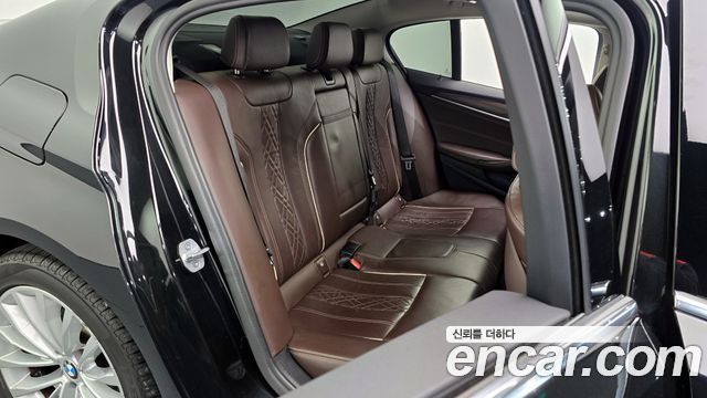 BMW 5-Series 530i xDrive Luxury Plus