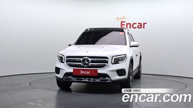 Mercedes-Benz GLB-Class GLB220