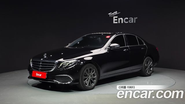 Mercedes-Benz E-Class E300 4MATIC Exclusive