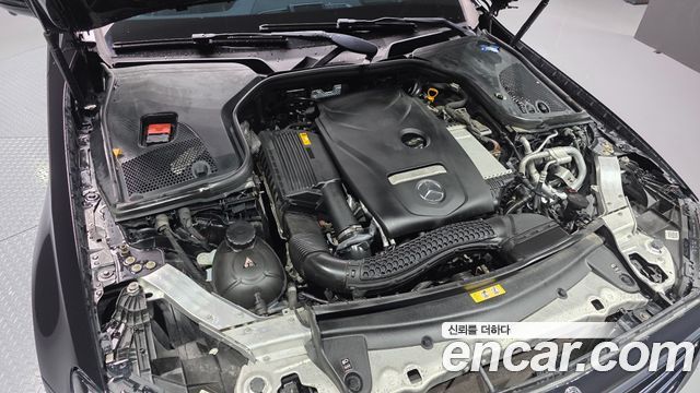 Mercedes-Benz E-Class E300 4MATIC Exclusive