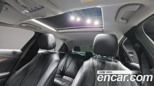 Mercedes-Benz E-Class E300 4MATIC Exclusive
