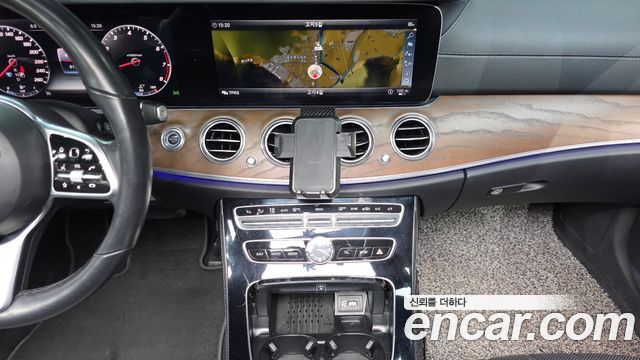 Mercedes-Benz E-Class E300 4MATIC Exclusive