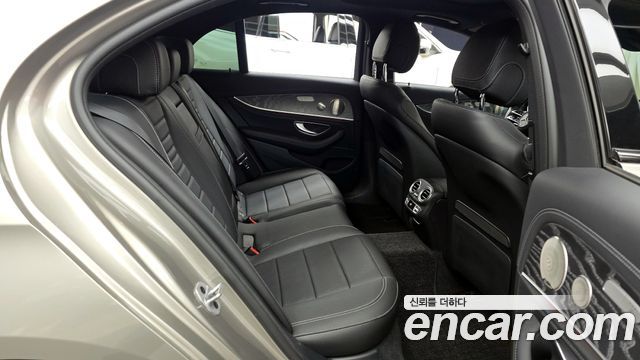 Mercedes-Benz E-Class E350 4MATIC AMG Line