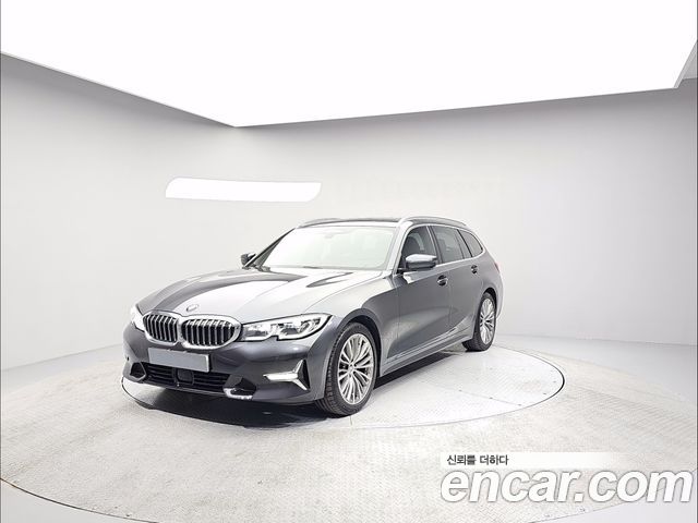 BMW 3-Series 320i Touring Luxury