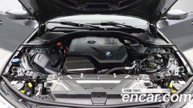 BMW 3-Series 320i Touring Luxury
