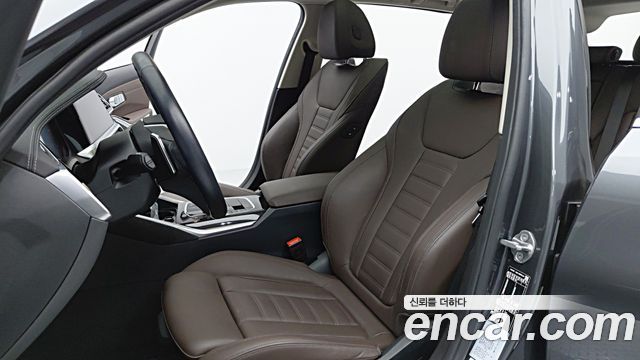 BMW 3-Series 320i Touring Luxury