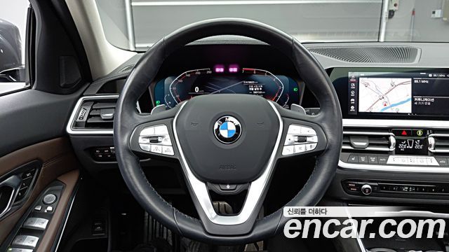 BMW 3-Series 320i Touring Luxury