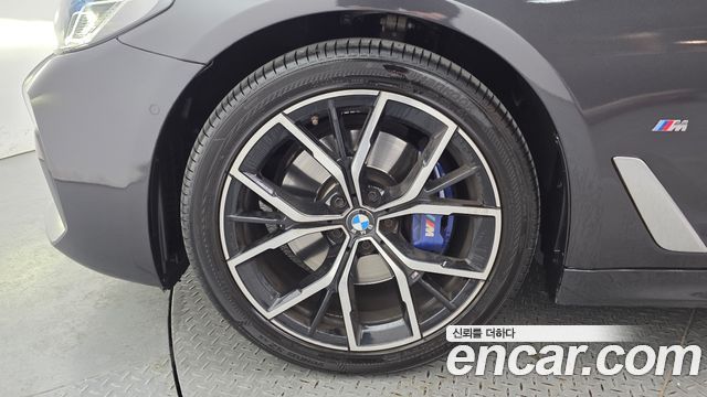 BMW 5-Series 530i xDrive M Sport Package