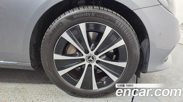 Mercedes-Benz E-Class E300e Exclusive