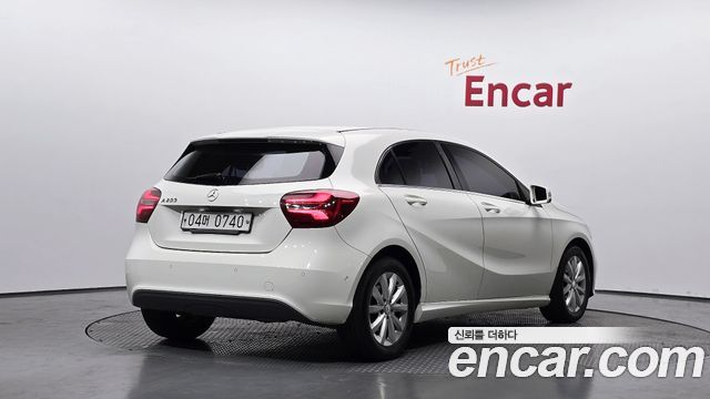 Mercedes-Benz A-Class A200