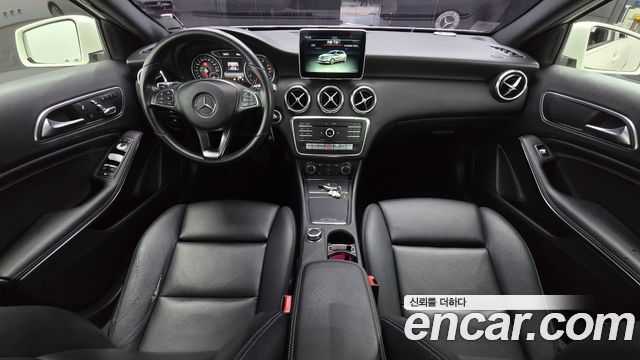 Mercedes-Benz A-Class A200