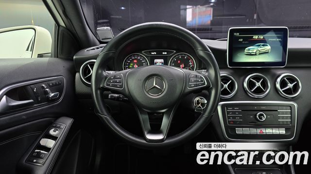 Mercedes-Benz A-Class A200