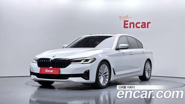 BMW 5-Series 520i Luxury