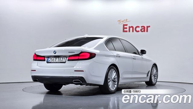 BMW 5-Series 520i Luxury