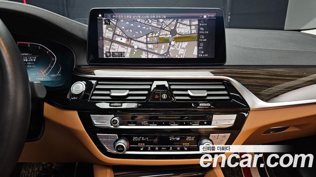 BMW 5-Series 520i Luxury