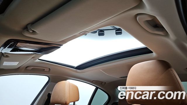 BMW 5-Series 520i Luxury