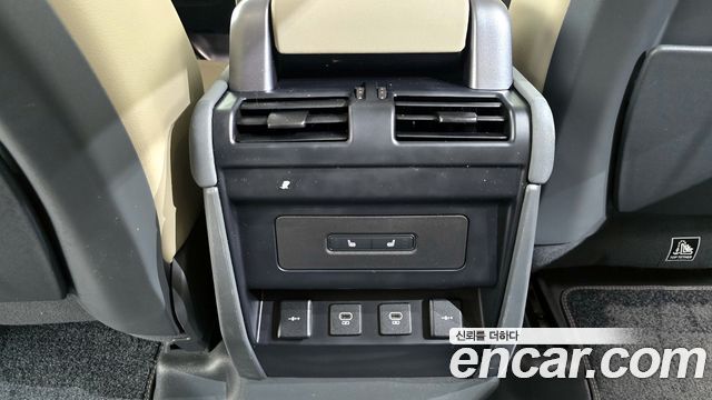 Land Rover Defender 110 D250 SE