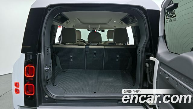 Land Rover Defender 110 D250 SE