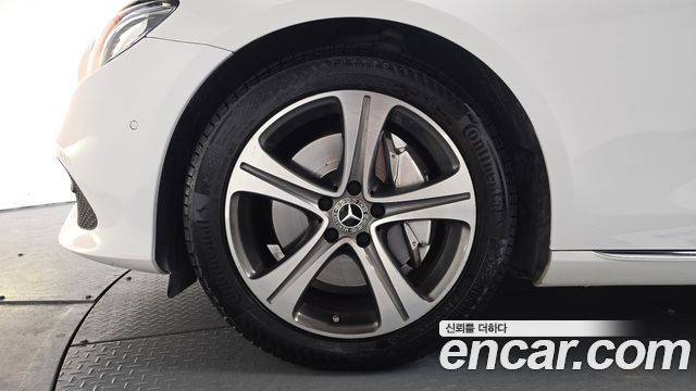 Mercedes-Benz E-Class E300 Avantgarde