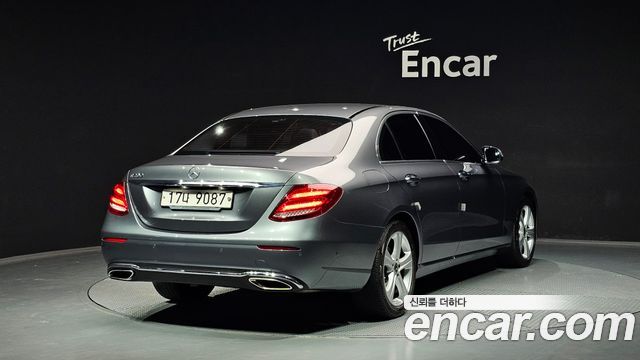 Mercedes-Benz E-Class E200 Avantgarde