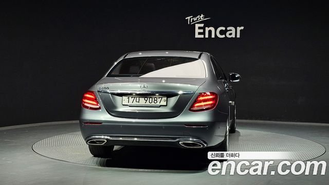 Mercedes-Benz E-Class E200 Avantgarde