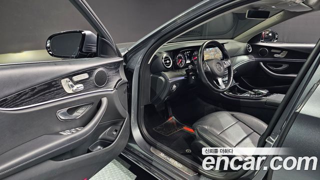 Mercedes-Benz E-Class E200 Avantgarde