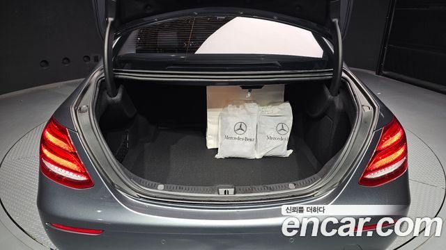 Mercedes-Benz E-Class E200 Avantgarde
