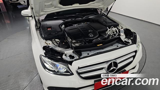 Mercedes-Benz E-Class E220d Avantgarde