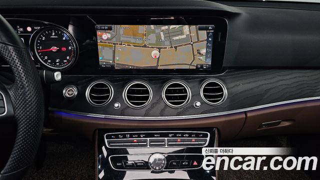 Mercedes-Benz E-Class E220d Avantgarde