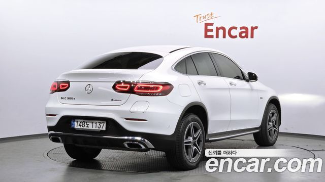 Mercedes-Benz GLC-Class GLC300e 4MATIC Coupe