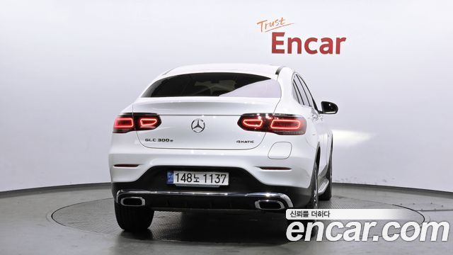 Mercedes-Benz GLC-Class GLC300e 4MATIC Coupe