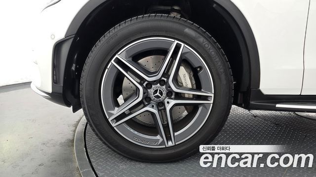 Mercedes-Benz GLC-Class GLC300e 4MATIC Coupe