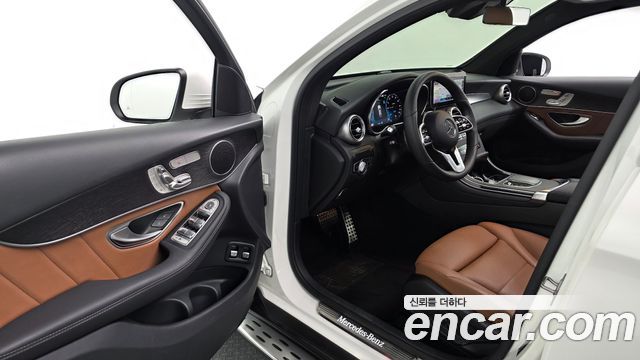 Mercedes-Benz GLC-Class GLC300e 4MATIC Coupe