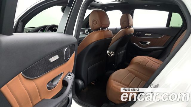 Mercedes-Benz GLC-Class GLC300e 4MATIC Coupe