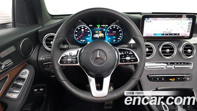 Mercedes-Benz GLC-Class GLC300e 4MATIC Coupe