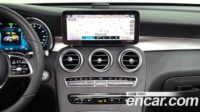Mercedes-Benz GLC-Class GLC300e 4MATIC Coupe