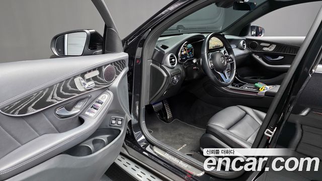 Mercedes-Benz GLC-Class GLC300e 4MATIC Coupe