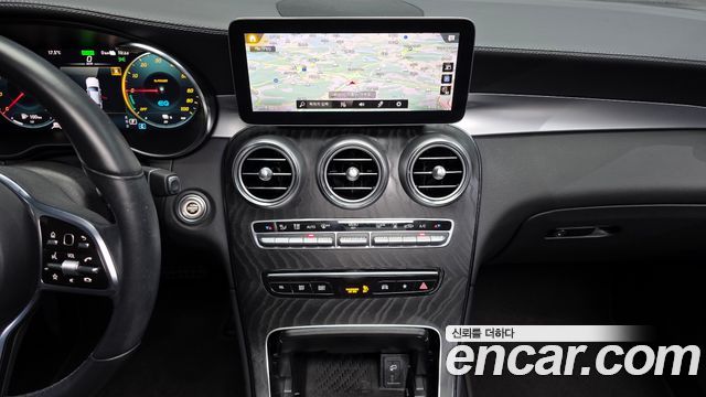 Mercedes-Benz GLC-Class GLC300e 4MATIC Coupe