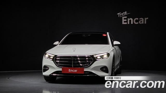 Mercedes-Benz E-Class E300 4MATIC Exclusive