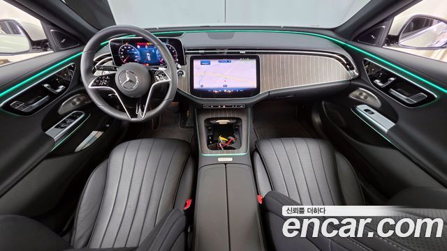 Mercedes-Benz E-Class E300 4MATIC Exclusive