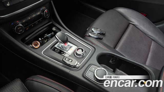 Mercedes-Benz CLA-Class CLA45 AMG 4MATIC