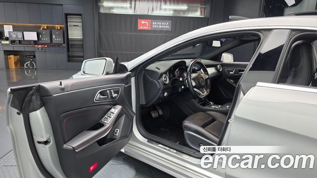 Mercedes-Benz CLA-Class CLA45 AMG 4MATIC