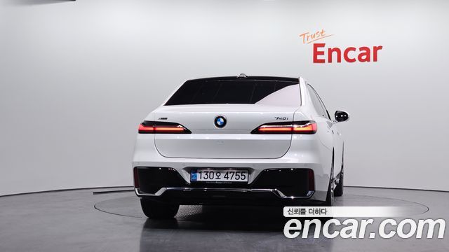 BMW 7-Series 740i xDrive M Sport