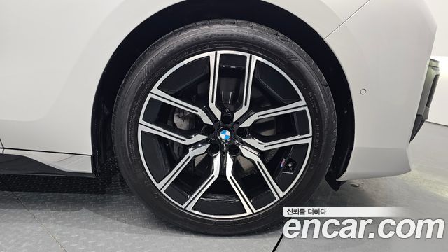 BMW 7-Series 740i xDrive M Sport