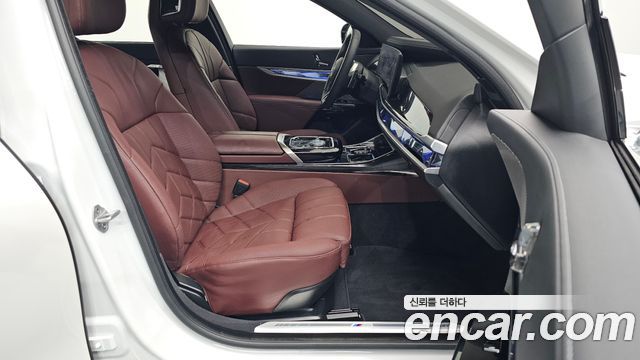BMW 7-Series 740i xDrive M Sport