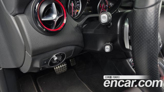 Mercedes-Benz CLA-Class CLA45 AMG 4MATIC