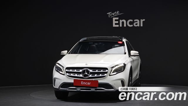 Mercedes-Benz GLA-Class GLA250 4MATIC