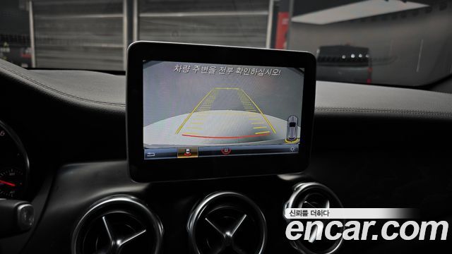 Mercedes-Benz GLA-Class GLA250 4MATIC