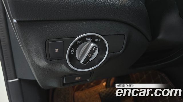 Mercedes-Benz GLA-Class GLA250 4MATIC